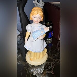 vintage Avon figurine